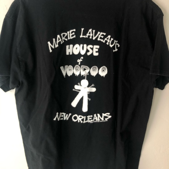 ❌SOLD❌Marie Laveau’s House of Voodoo Graphic Tee - Picture 3 of 4